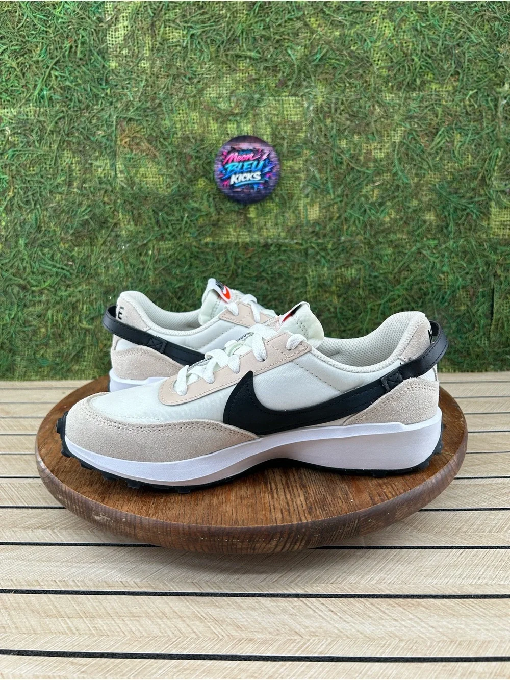 Nike Waffle Debut